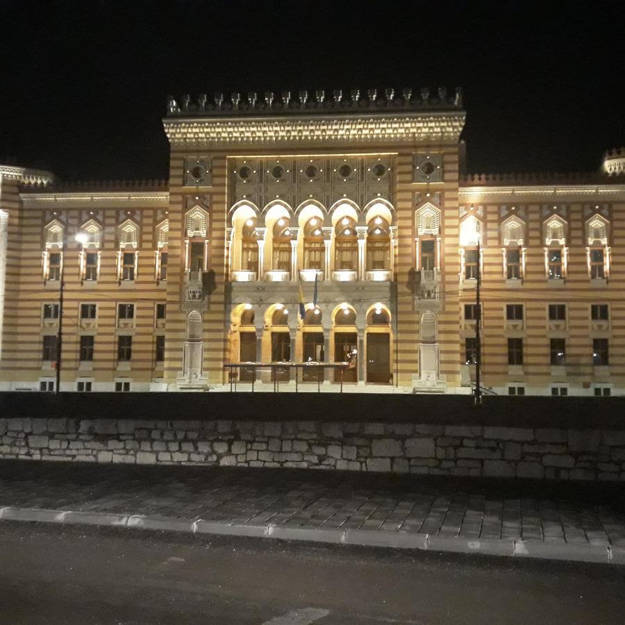 Lovely Apartment In Old Town 400M From City Center Sebilj 塞拉耶佛 外观 照片